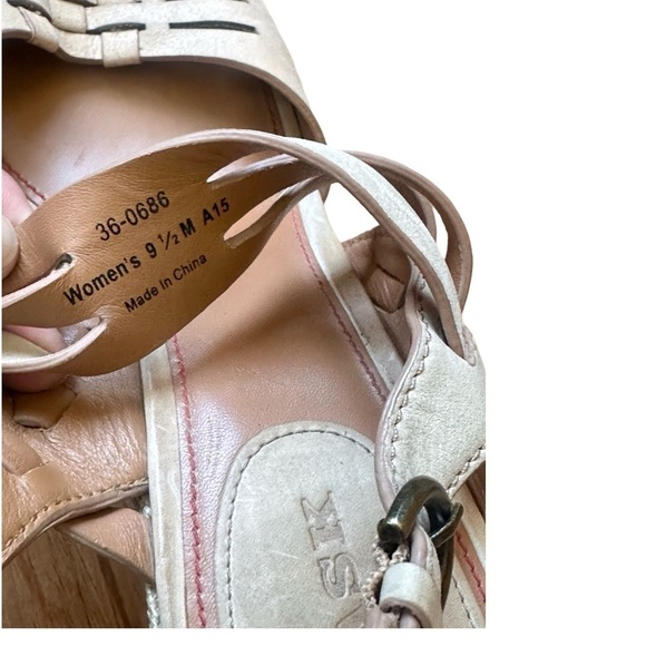 Trask 'Willow' Leather Platform Wedge Sandal 9.5 - Picture 8 of 9